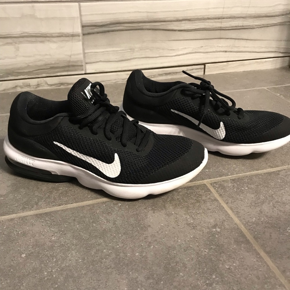 Women’s Nike Air Max running tennis shoes size 9